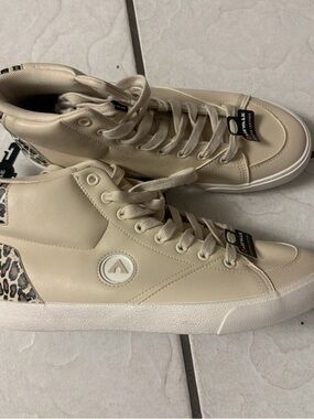 Airwalk Hightops NWOT Leopard Print heel Style Color Cream Size 11